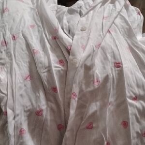 Elegant White Cardigan with Pink Heart Details